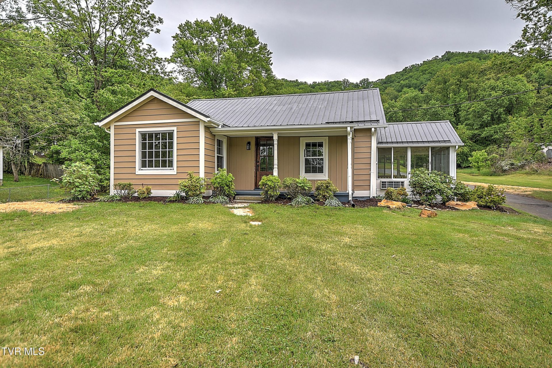 2820 Broad Street, Bristol, TN 37620 Main Photo