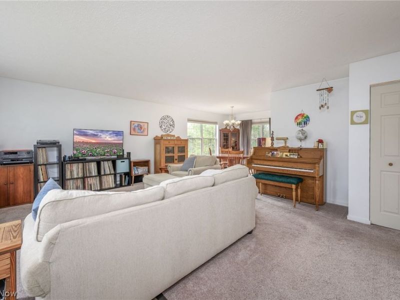 1722 W Idlewood Drive, Twinsburg, OH 44087 Photo 13