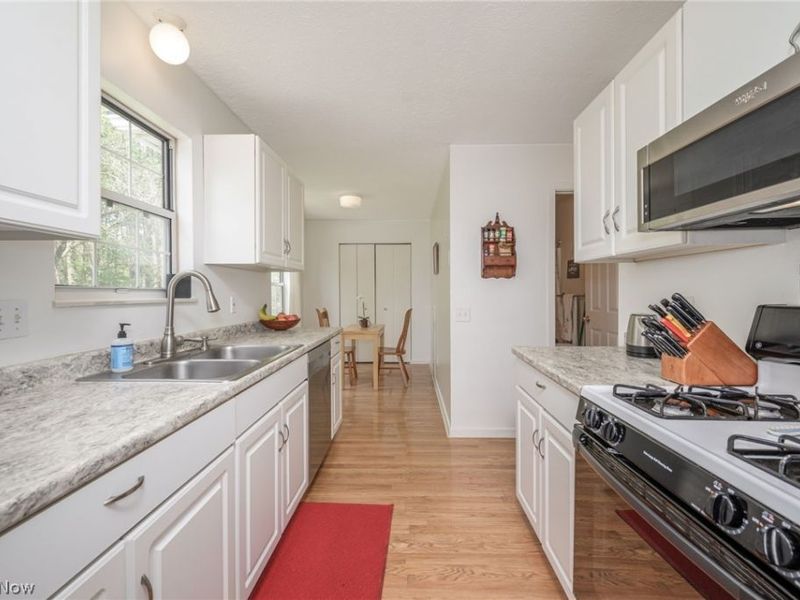 1722 W Idlewood Drive, Twinsburg, OH 44087 Photo 16