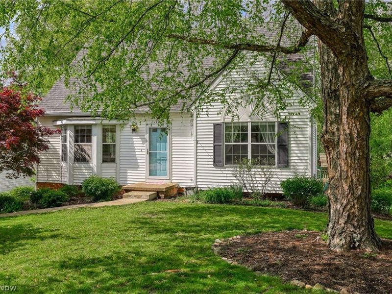 1722 W Idlewood Drive, Twinsburg, OH 44087 Photo 3