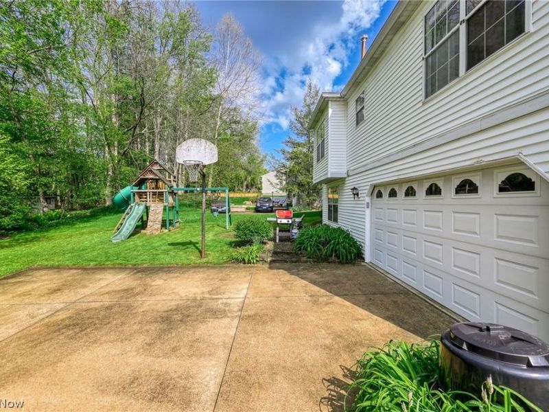 1722 W Idlewood Drive, Twinsburg, OH 44087 Photo 7