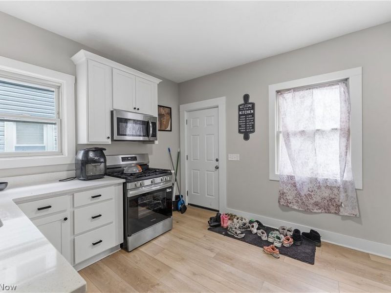 9615 Larnder Avenue, Cleveland, OH 44109 Photo 5