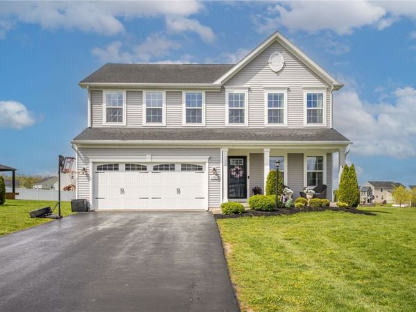 1716 Jasper Drive, Farmington, NY 14425