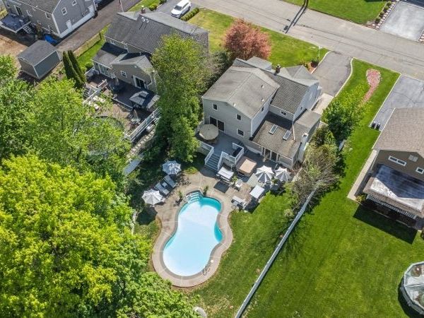 25 Meadow Dr, Little Falls, NJ 07424