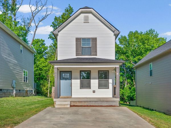 925 Oak Ln , Clarksville, TN 37040