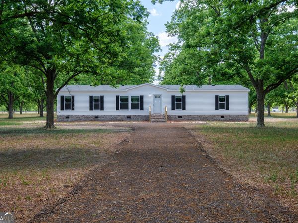 2853 Lake Lannell Road, Odum, GA 31555