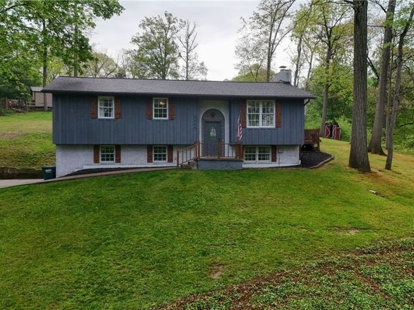 2490 Oak Tree Drive NW, Dover, OH 44622