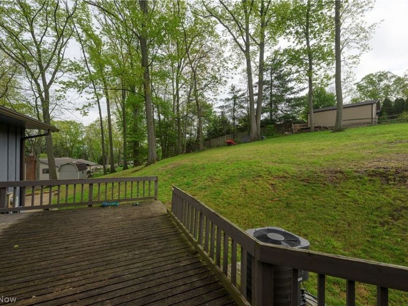 2490 Oak Tree Drive NW, Dover, OH 44622 Photo 12