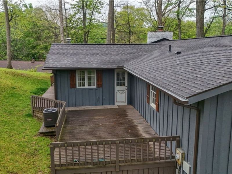 2490 Oak Tree Drive NW, Dover, OH 44622 Photo 4