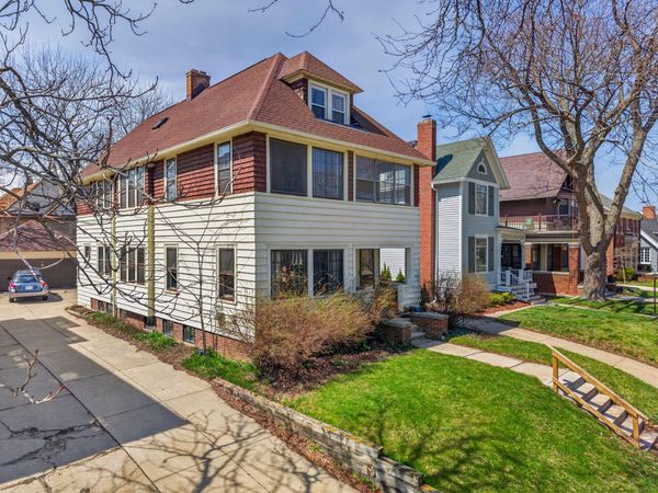 3313 N Summit Ave, Unit 3315, Milwaukee, WI 53211