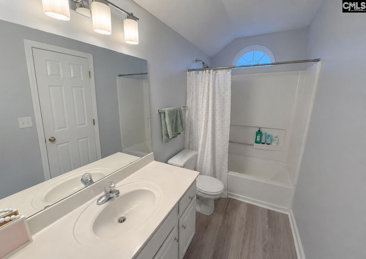 307 Heatherstone Road  Photo 22
