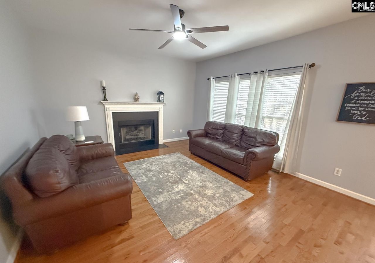 307 Heatherstone Road  Photo 7