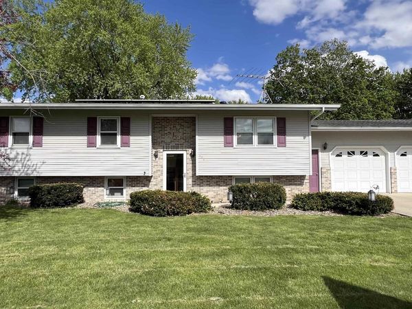 404 Birch Drive, Fredericksburg, IA 50630