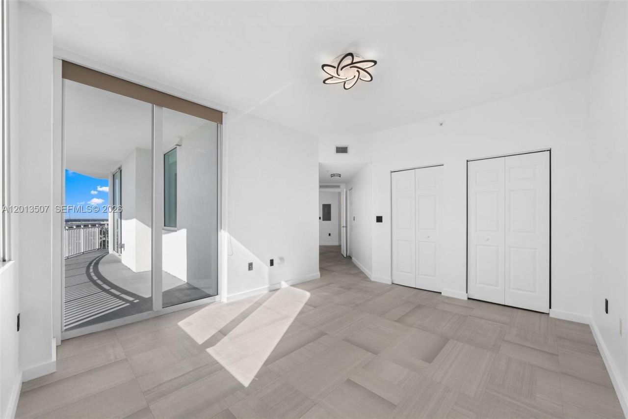 1745 E Hallandale Beach Blvd , Unit PH05W, Hallandale Beach, FL 33009 Photo