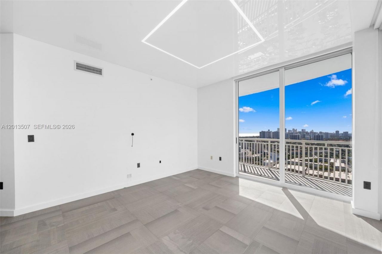 1745 E Hallandale Beach Blvd , Unit PH05W, Hallandale Beach, FL 33009 Photo