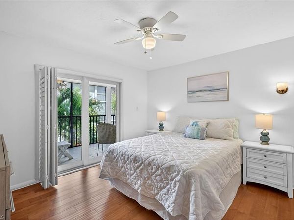 788 Park Shore DR, Unit C25, NAPLES, FL 34103
