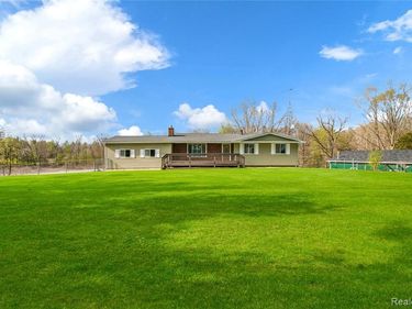 9093 Jordan Road, Atlas Twp, MI 48439
