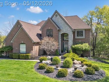 1445 Wood Trail, Oxford Twp, MI 48371