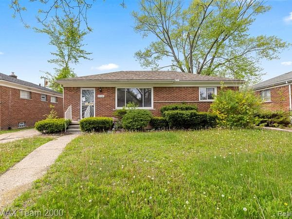 22101 Church Street, Oak Park, MI 48237