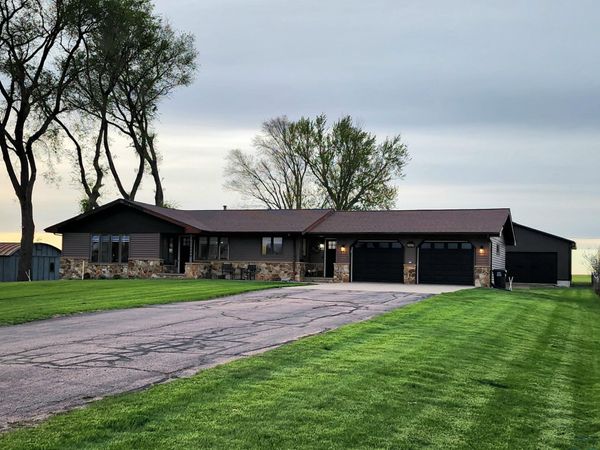 2321 Park St., Sheldon, IA 51201