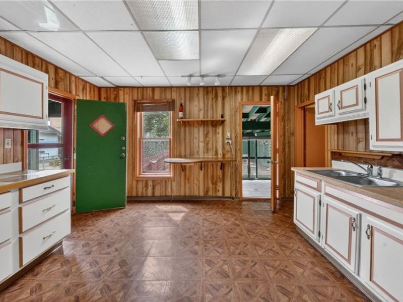 1320 W 87th Street, Cleveland, OH 44102 Photo 4