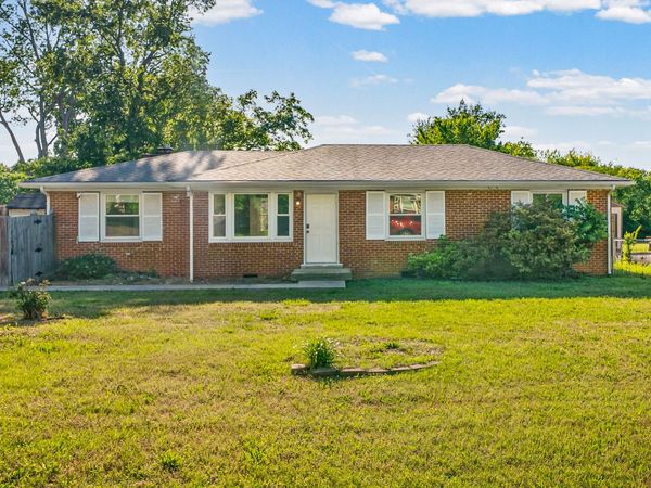 4 Gettysburg St, Clarksville, TN 37042