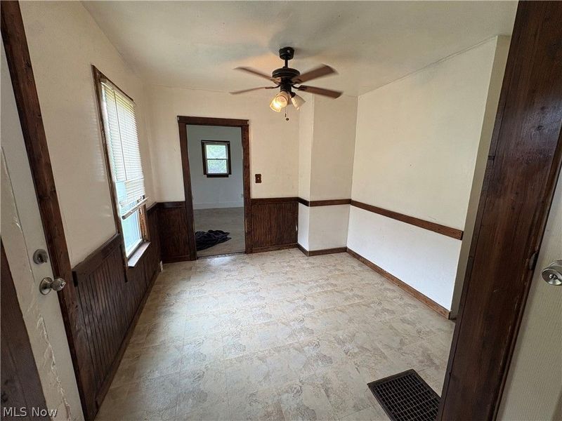 325 E High Street, Leetonia, OH 44431 Photo 11
