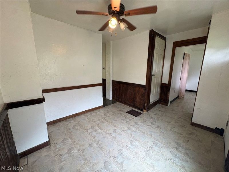 325 E High Street, Leetonia, OH 44431 Photo 12