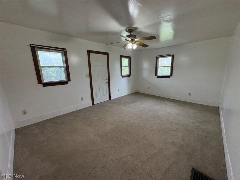 325 E High Street, Leetonia, OH 44431 Photo 14
