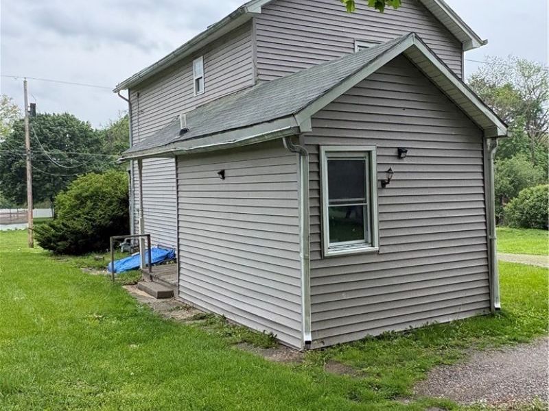 325 E High Street, Leetonia, OH 44431 Photo 3