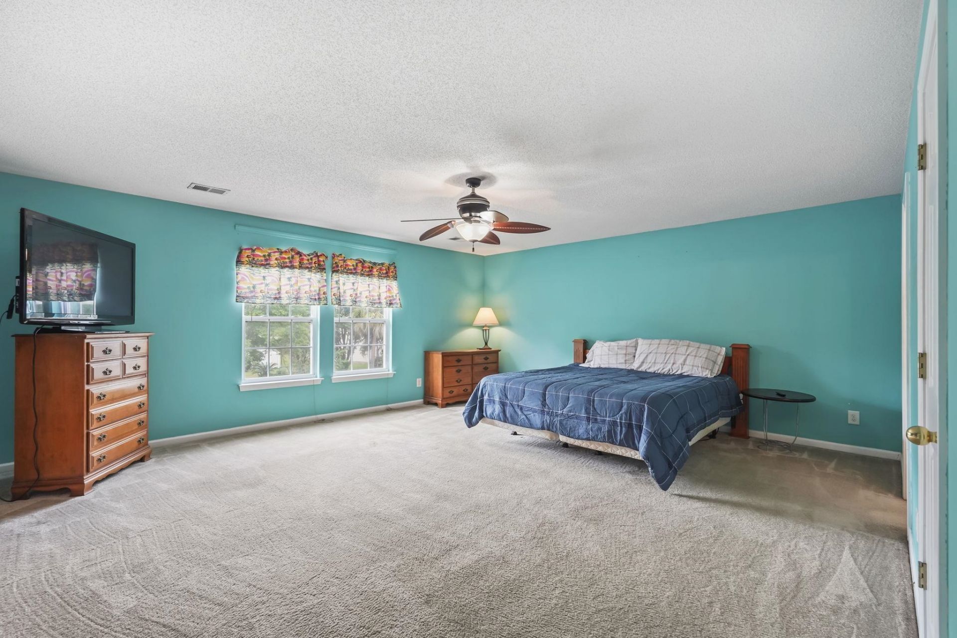 147 Tibton Circle Photo 14