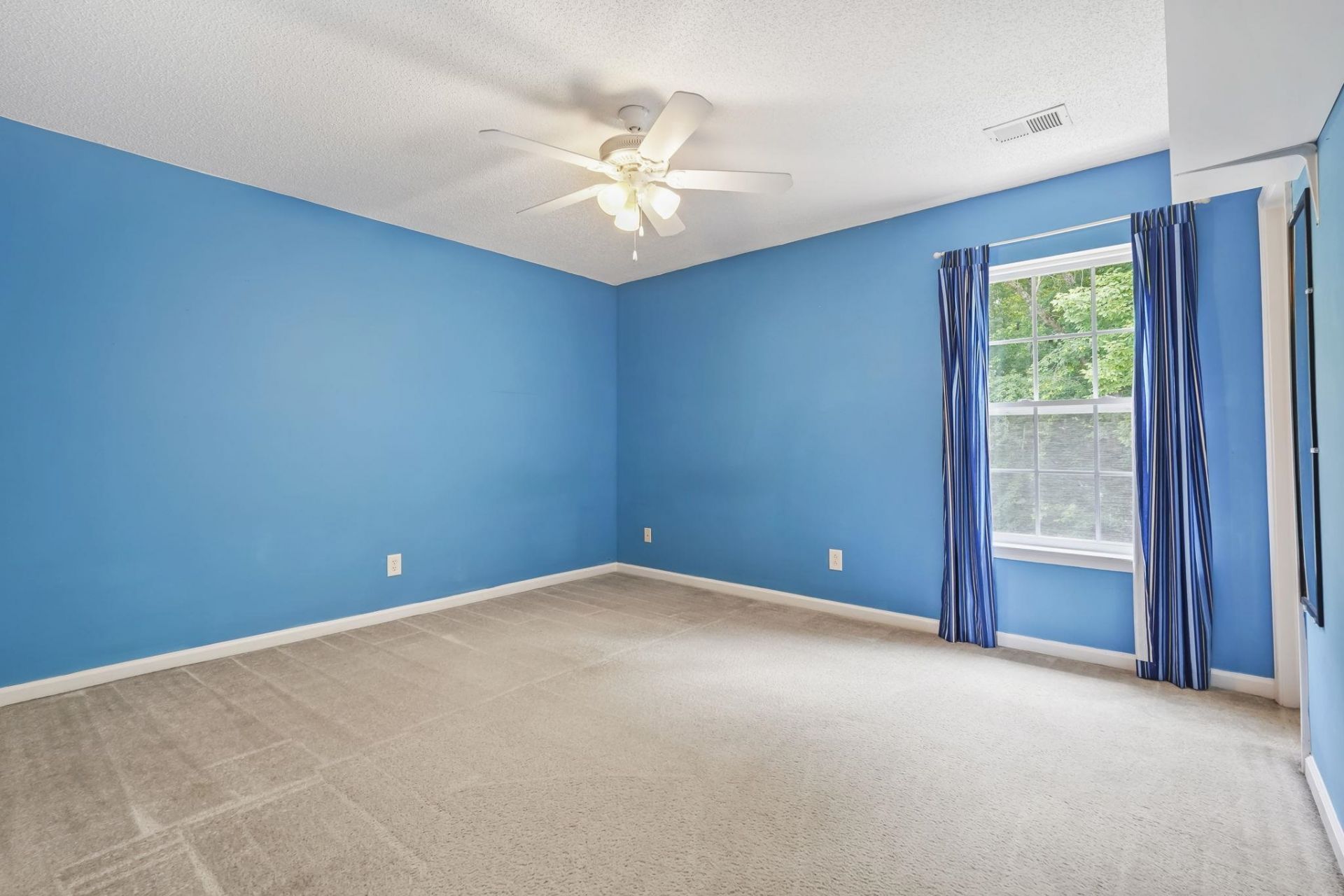 147 Tibton Circle Photo 17