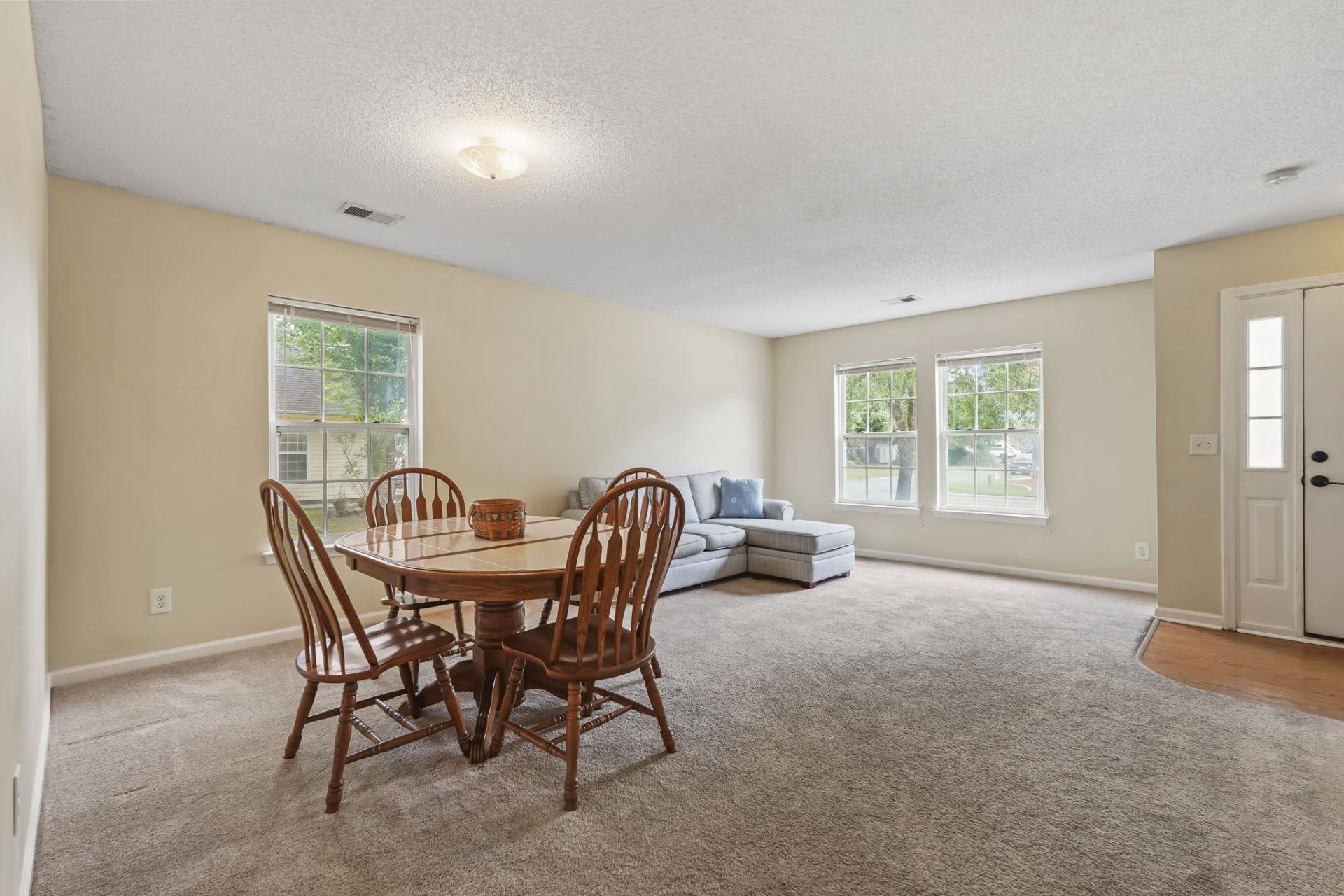 147 Tibton Circle Photo 5