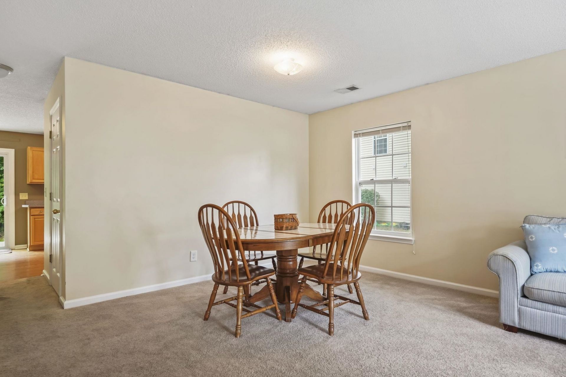 147 Tibton Circle Photo 7