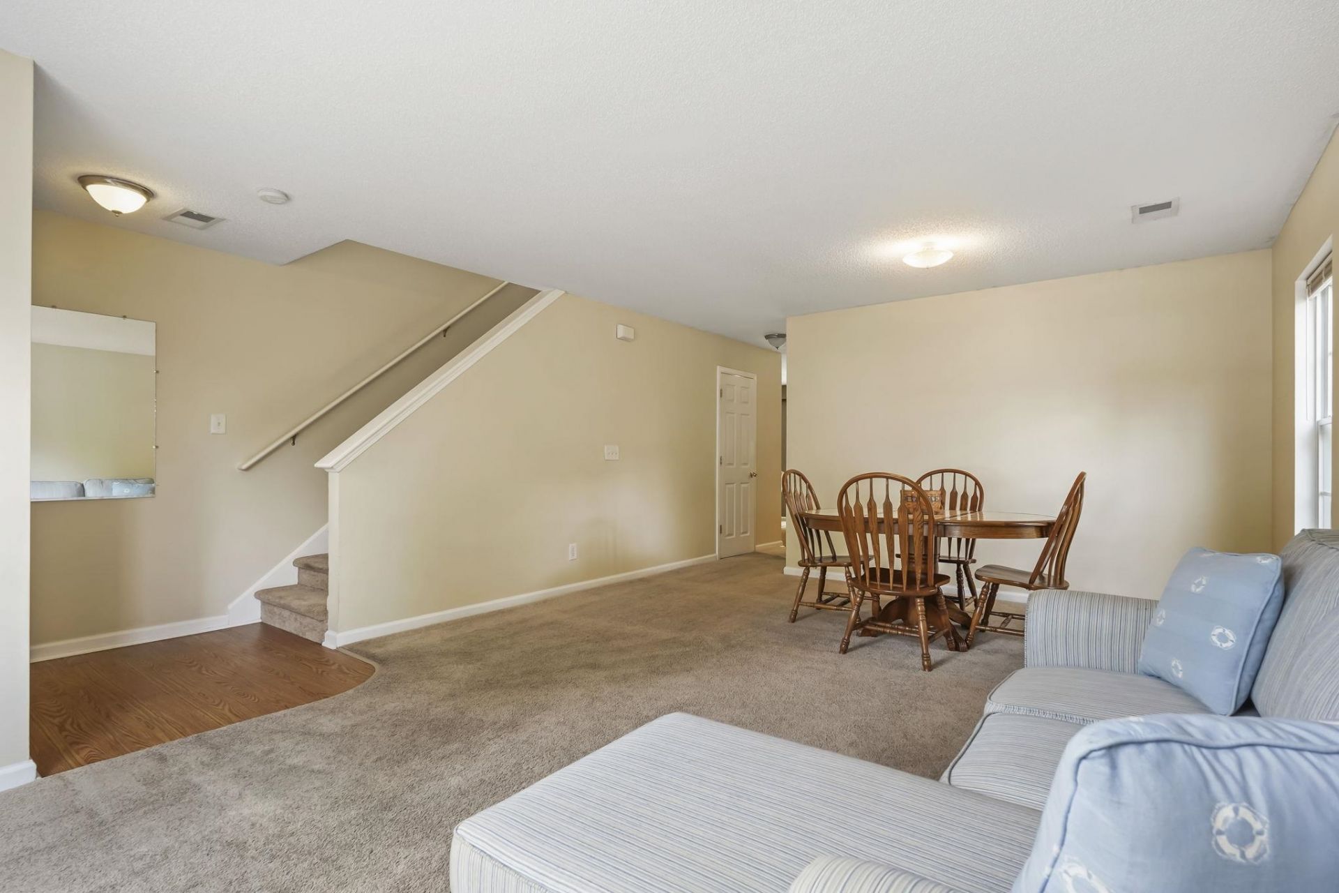 147 Tibton Circle Photo 8