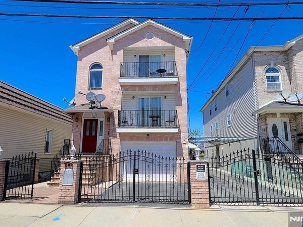 15 Garibaldi Avenue, NEWARK, NJ 07114