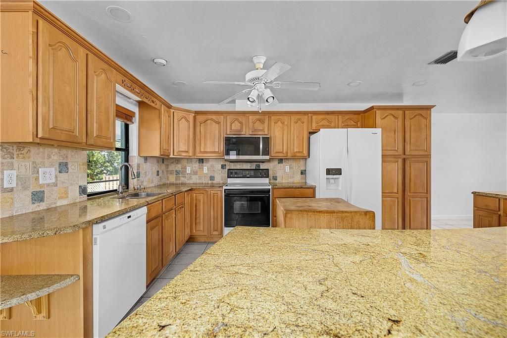 16201 Porto Bello St, Bokeelia, FL 33922 Photo