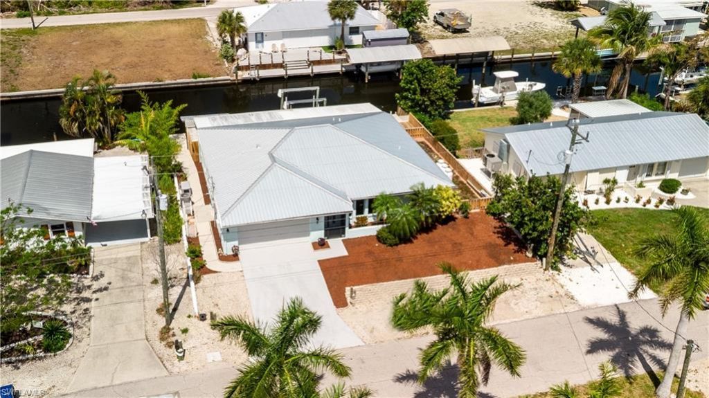 16201 Porto Bello St, Bokeelia, FL 33922 Photo