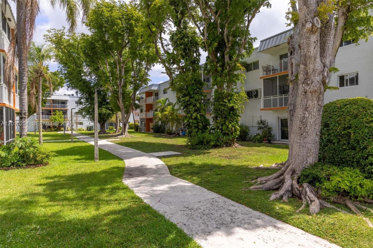 11301 SW 200th St , Unit 108-A, Miami, FL 33157 Photo
