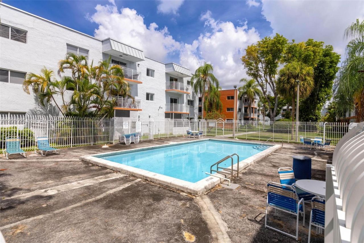 11301 SW 200th St , Unit 108-A, Miami, FL 33157 Photo