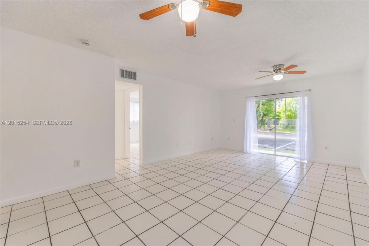 11301 SW 200th St , Unit 108-A, Miami, FL 33157 Photo