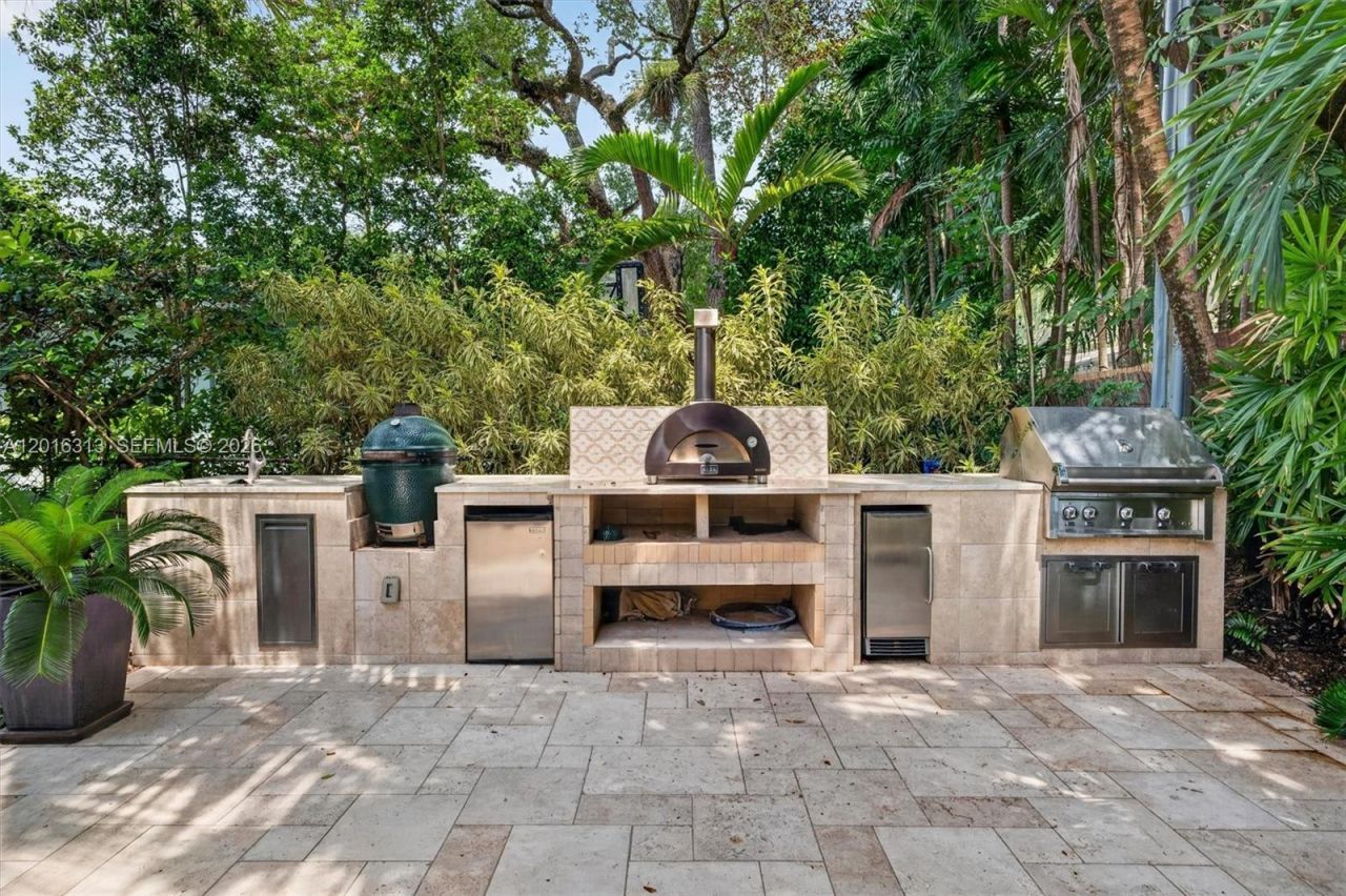 442 Amalfi Ave , Coral Gables, FL 33146 Photo