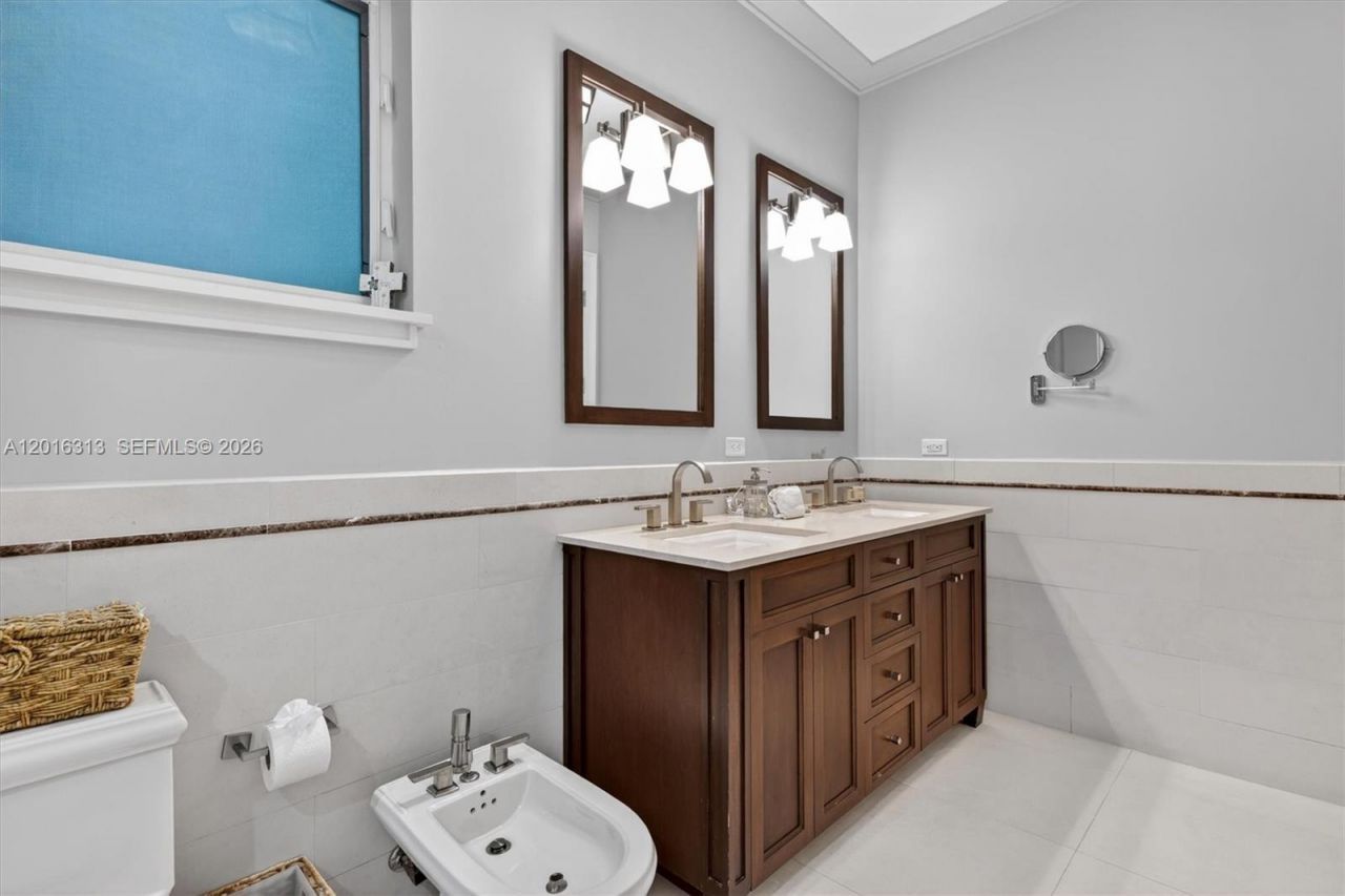 442 Amalfi Ave , Coral Gables, FL 33146 Photo