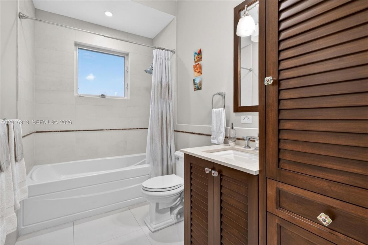 442 Amalfi Ave , Coral Gables, FL 33146 Photo
