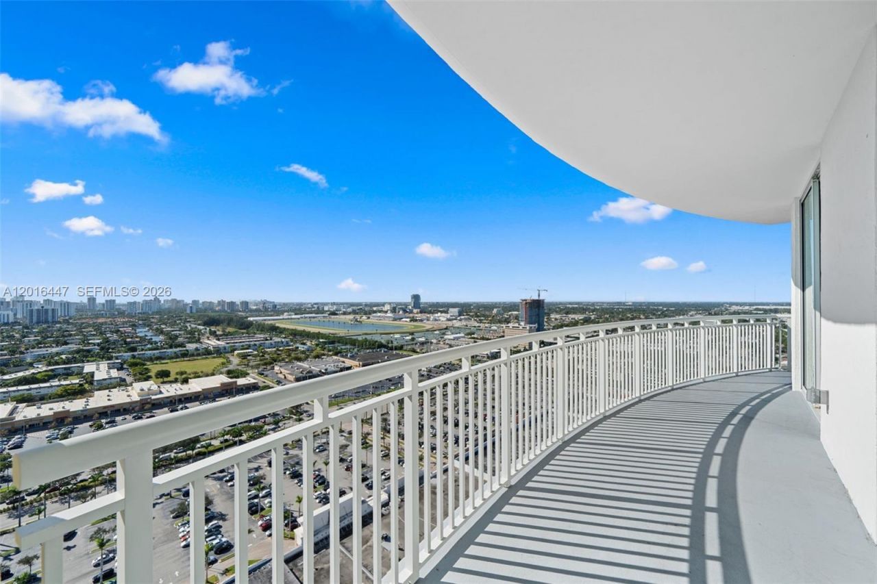 1745 E Hallandale Beach Blvd , Unit PH05W, Hallandale Beach, FL 33009 Photo