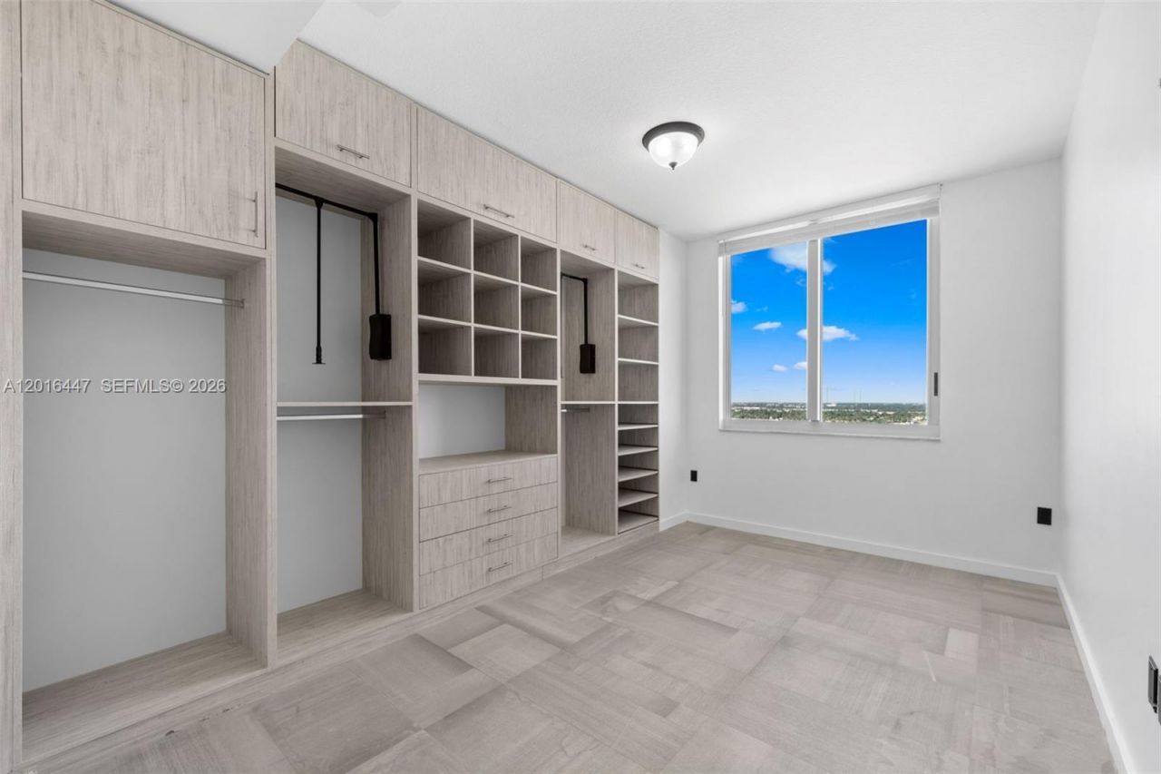 1745 E Hallandale Beach Blvd , Unit PH05W, Hallandale Beach, FL 33009 Photo