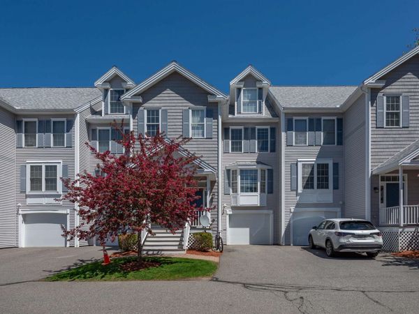 17 Georgetown Drive, Nashua, NH 03062