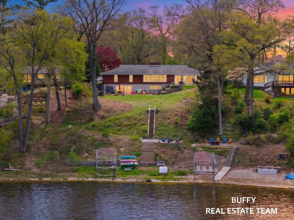 3850 Highgate Road, Norton Shores, MI 49441