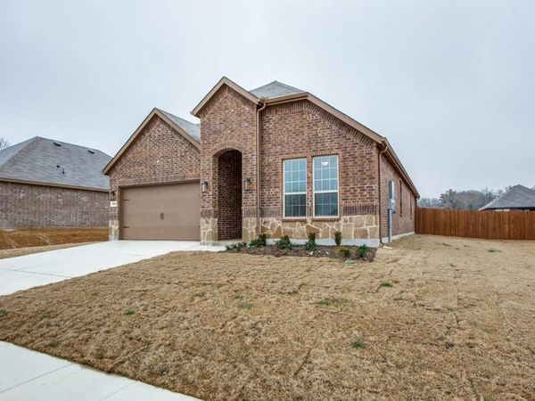 123 Lakeview Circle, Pilot Point, TX 76258