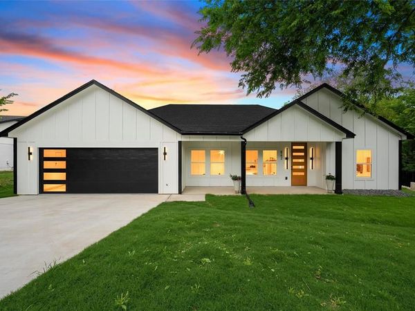 842 White Oak Drive, Woodway, TX 76712